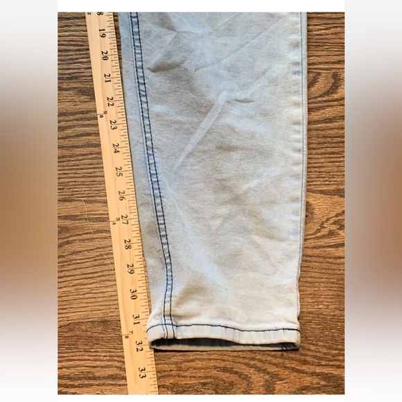 Velero Mens Lightwash Distressed Streetwear Blue Jeans, Size 40x32 - Picture 9 of 12